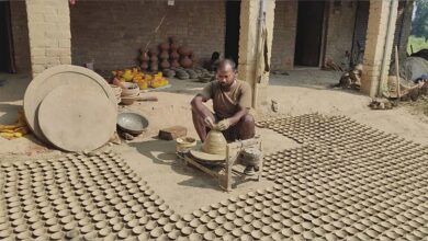 अयोध्या के कुम्हारों की चमकी किस्मत, दीपोत्सव से बढ़ा रोजगार