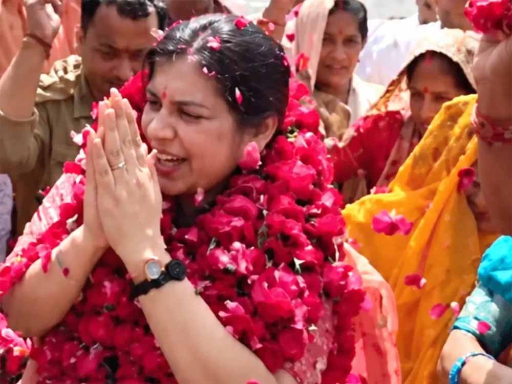 नवरात्रि में अगले कदम का ऐलान करेंगी पूर्व IAS दिव्या नवरात्रि में अगले कदम का ऐलान करेंगी पूर्व IAS दिव्या
