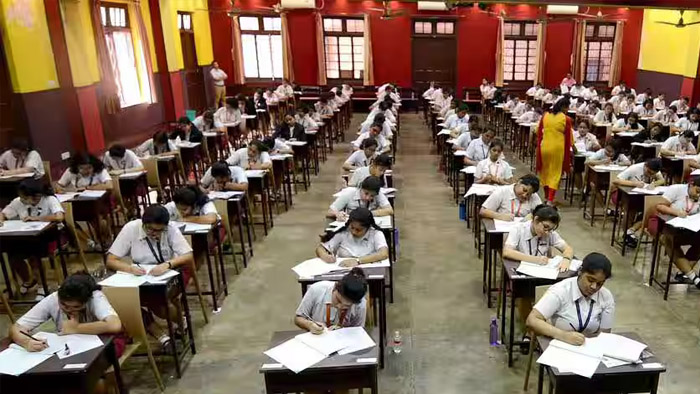 योगी सरकार का शिक्षा व्यवस्था में पारदर्शिता पर जोर, यूपी बोर्ड परीक्षा-2027 के लिए 7,526 प्रस्तावित केंद्रों की सूची जारी योगी सरकार का शिक्षा व्यवस्था में पारदर्शिता पर जोर, यूपी बोर्ड परीक्षा-2027 के लिए 7,526 प्रस्तावित केंद्रों की सूची जारी