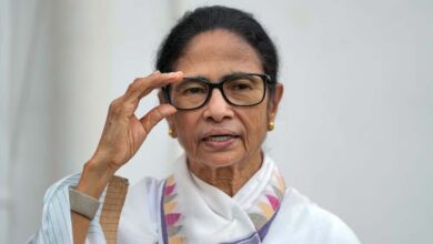 ममता बनर्जी पर हमले की कोशिश? साड़ी में छिपाकर लाए चाकू ममता बनर्जी पर हमले की कोशिश? साड़ी में छिपाकर लाए चाकू