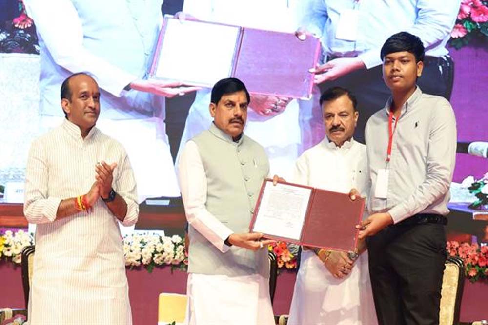 प्रदेश में बनाए जाएंगे सांदीपनि स्कूलों के 400 नए भवन : मुख्यमंत्री डॉ. यादव प्रदेश में बनाए जाएंगे सांदीपनि स्कूलों के 400 नए भवन : मुख्यमंत्री डॉ. यादव