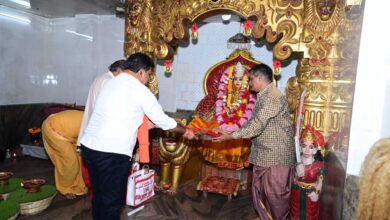उप मुख्यमंत्री  विजय शर्मा ने कवर्धा में मां महामाया और मां विंध्यवासिनी के दर्शन कर प्रदेश की सुख-समृद्धि और खुशहाली की कामना की