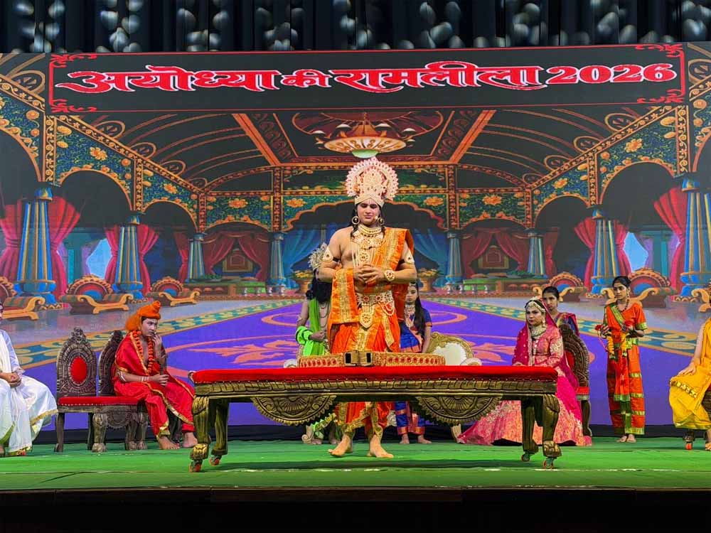मुख्यमंत्री योगी आदित्यनाथ की पहल से दिल्ली में सजी फिल्मी सितारों की रामलीला मुख्यमंत्री योगी आदित्यनाथ की पहल से दिल्ली में सजी फिल्मी सितारों की रामलीला