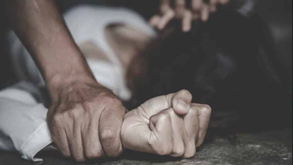 TVK पदाधिकारी पर नाबालिग से यौन शोषण का आरोप, शादी के लिए ₹25 लाख मांगने का दावा
