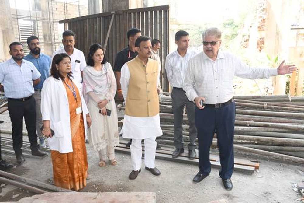 उप मुख्यमंत्री शुक्ल ने जीएमसी एवं हमीदिया चिकित्सालय परिसर में निर्माणाधीन कार्यों का किया निरीक्षण उप मुख्यमंत्री शुक्ल ने जीएमसी एवं हमीदिया चिकित्सालय परिसर में निर्माणाधीन कार्यों का किया निरीक्षण
