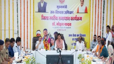 मुख्यमंत्री डॉ. यादव ने समाधान ऑनलाइन में समस्याएं सुनकर किया निराकरण