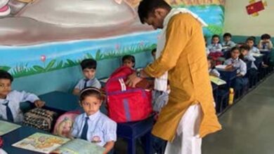 भारी स्कूल बैग पर बाल आयोग सख्त, वजन तय करने की अनुशंसा