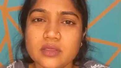 दिव्यांग सहायता योजना से संकट की घड़ी में मिला संबल, बच्चों का भविष्य संवारने में जुटीं रोशनी