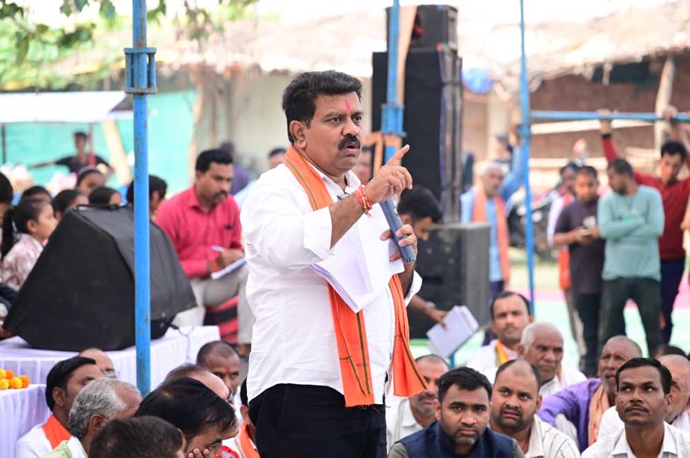 उप मुख्यमंत्री  विजय शर्मा ने तीन गांवों में 1.55 करोड़ रुपए के गौरव पथ निर्माण का किया भूमिपूजन