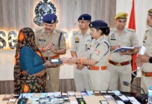 मिशन शक्ति 6.0 में यूपी पुलिस का कमाल, सात दिन में पांच राज्यों से खोज निकाले 32 लाख के गुम मोबाइल