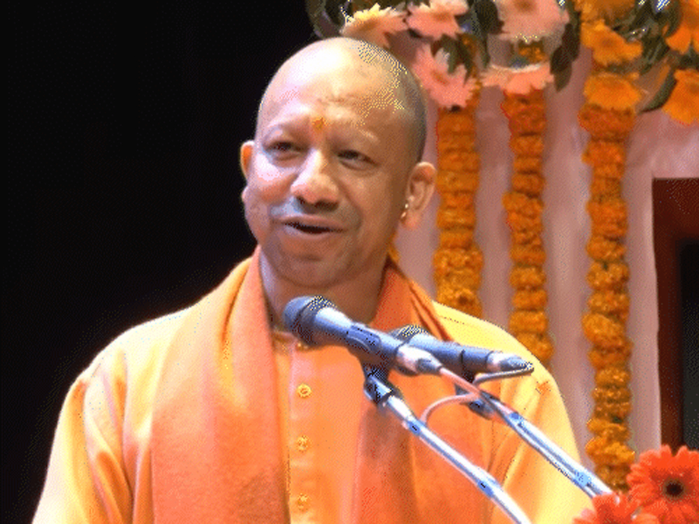 धन के लिए धर्म नहीं त्यागूंगा, छिड़ गया युद्ध तो बम-गोले भी दागूंगा : मुख्यमंत्री योगी आदित्यनाथ धन के लिए धर्म नहीं त्यागूंगा, छिड़ गया युद्ध तो बम-गोले भी दागूंगा : मुख्यमंत्री योगी आदित्यनाथ